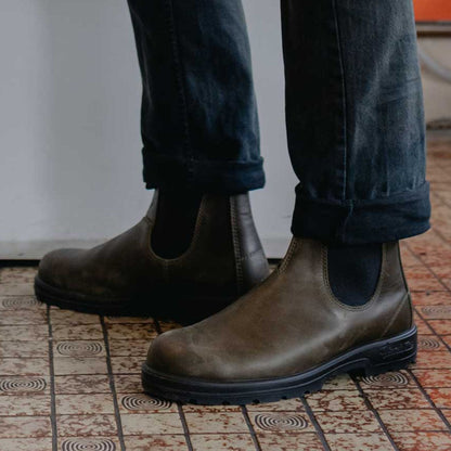 Brown leather Chelsea boots in Blundstone 2052 Dark Green Chelsea Boots style