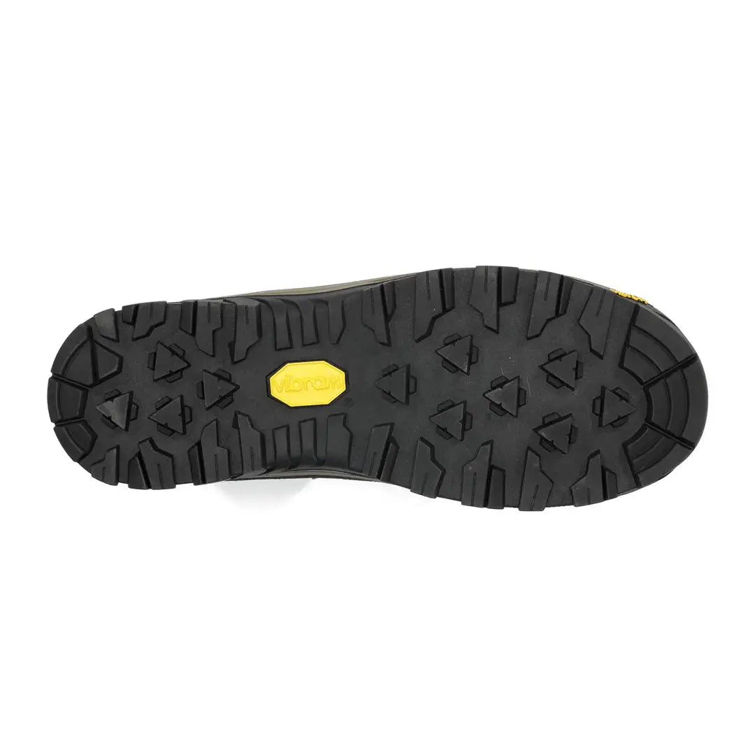 Rugged black rubber sole of Chiruca Calibre Bandeleta Gore-Tex Boot with yellow insert