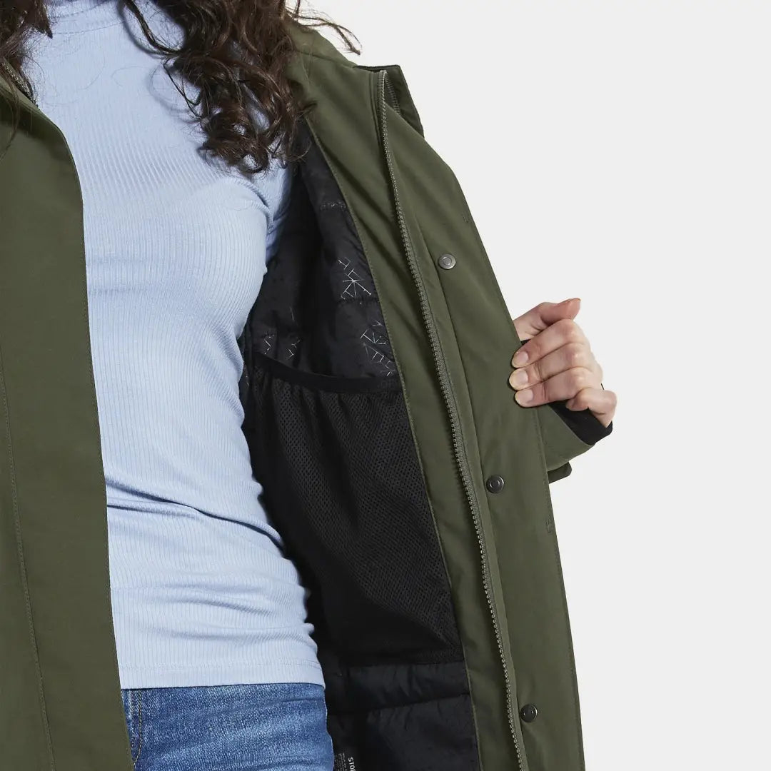 Green Didriksons Erika Womens Parka 3, perfect for cold winter weather with a zip