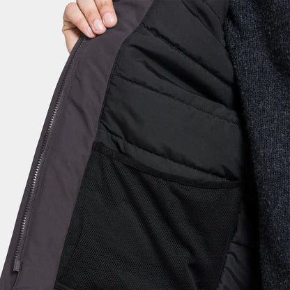 Quilted lining of Didriksons Stefan Jacket made from dyed polyester polyamide fabric