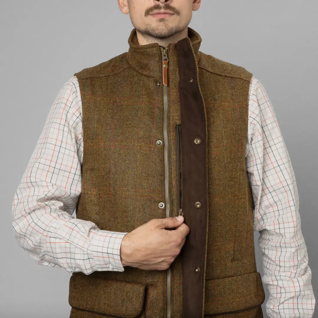 Stylish Brown Tweed Vest with High Collar and Zippered Front - Härkila Kenmore Waistcoat