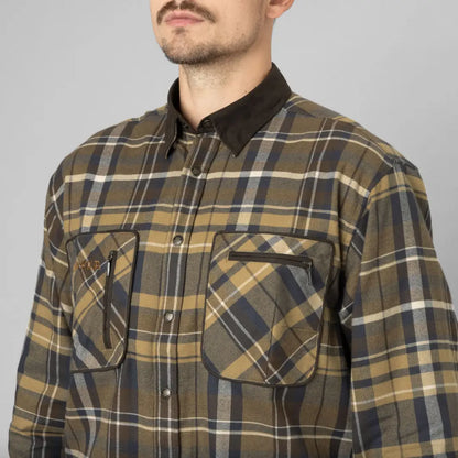 Plaid flannel Harkila Pajala Shirt with collar, two chest pockets, and button closure