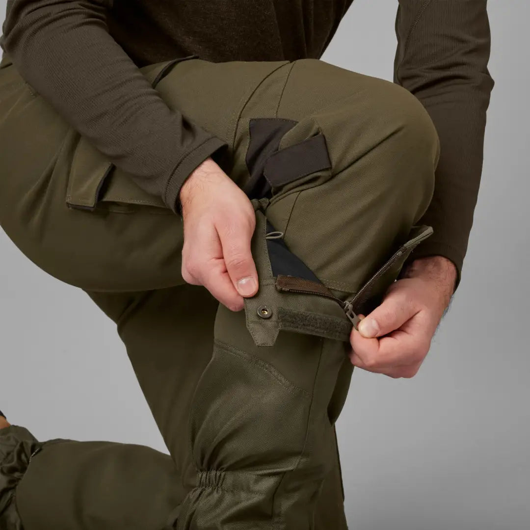 Military-style cargo pants with zippered thigh pocket for Pro HWS Gaiters