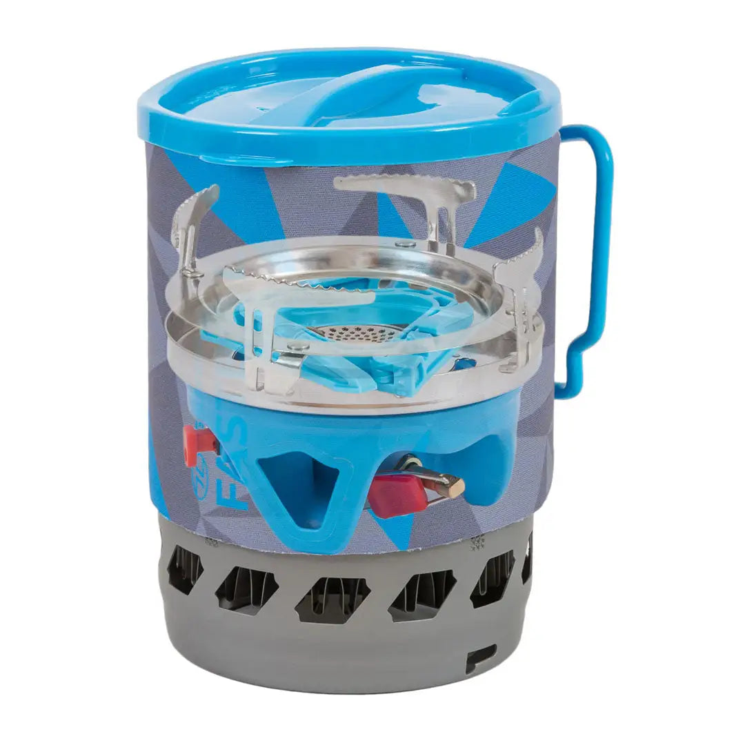 Highlander Fastboil 3 Camping Stove with blue lid fits snugly inside gas cartridge