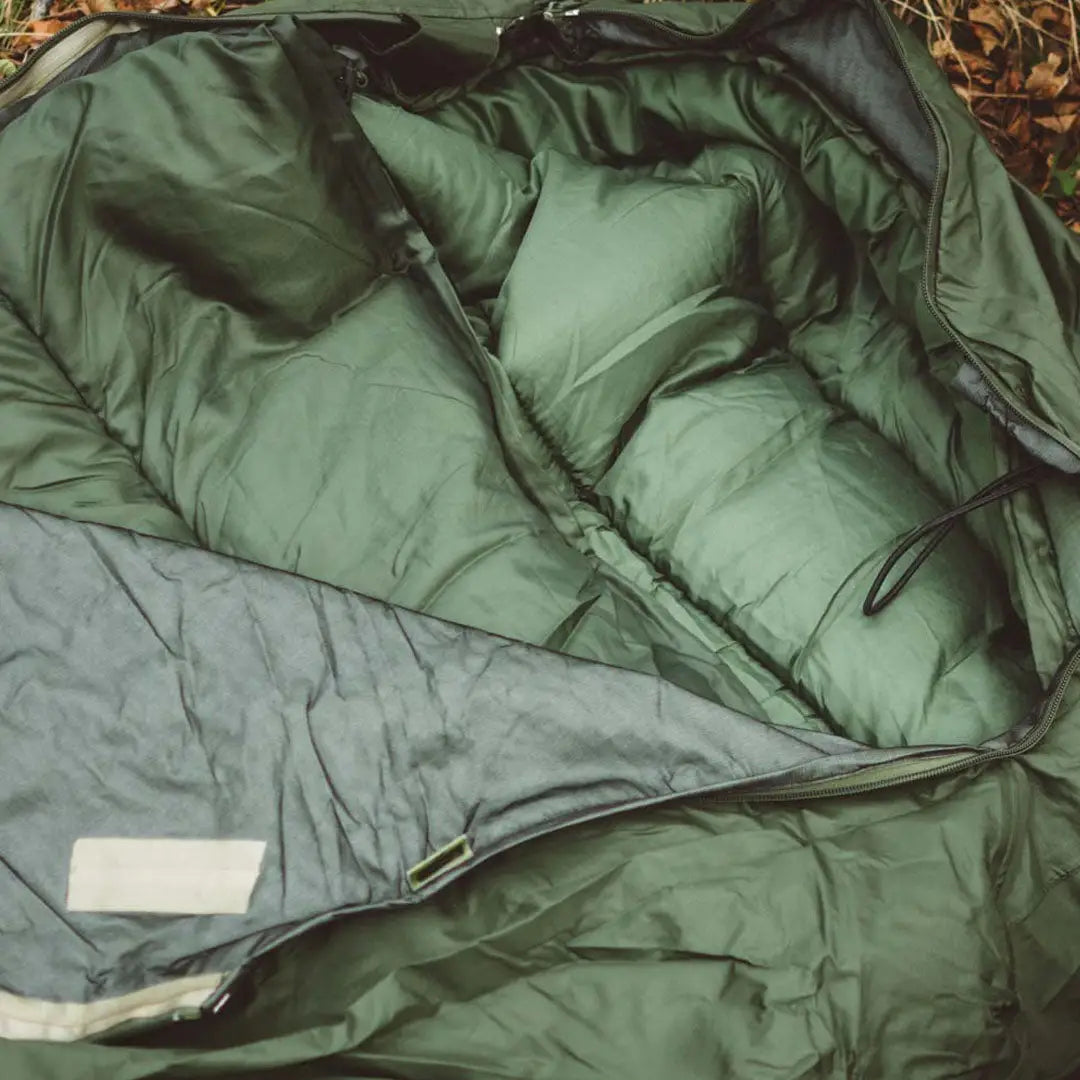 Green and gray Highlander Phoenix Flame 400 sleeping bag for camping and hunting adventures