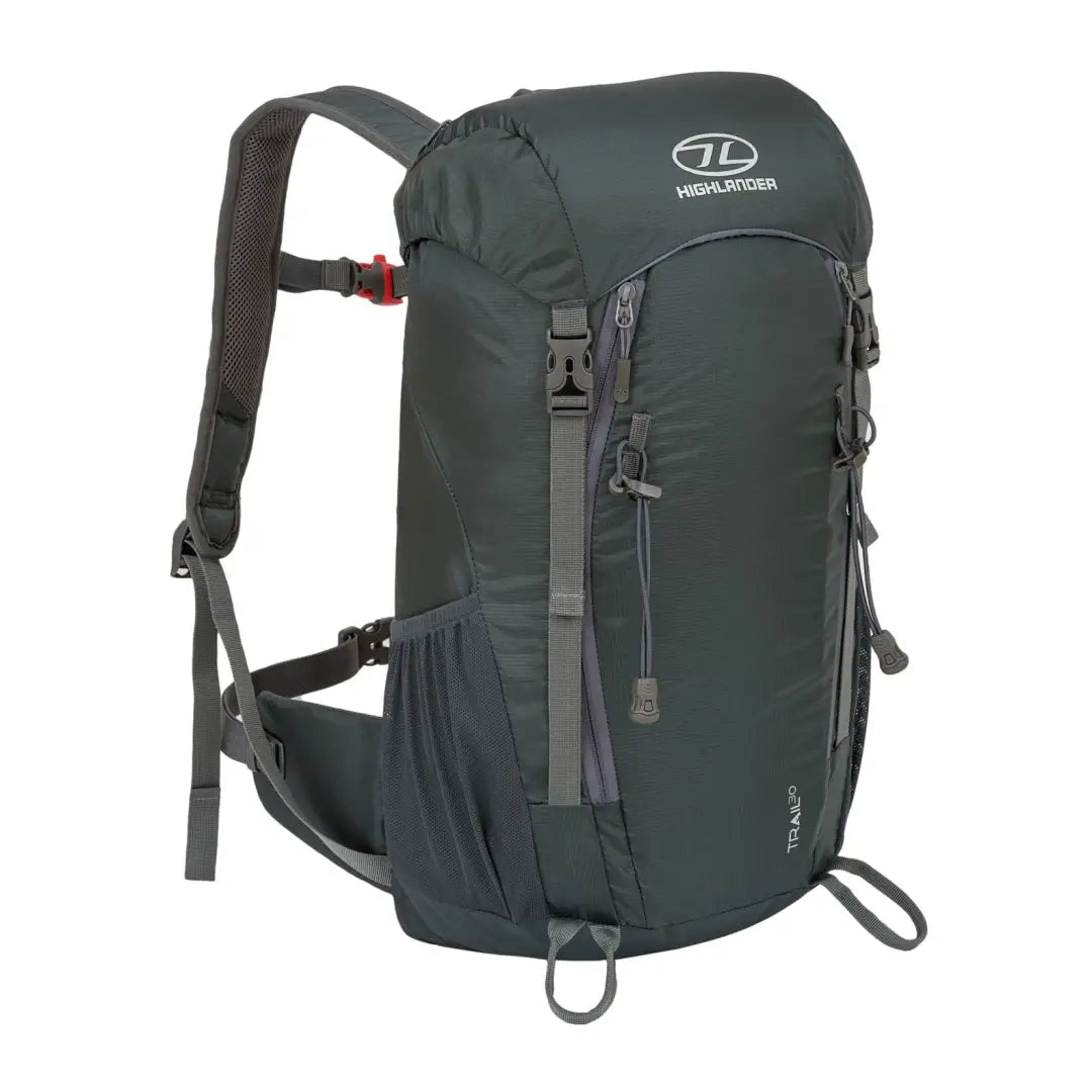 Dark green Highlander Trail Backpack 30L, a spacious backpack ready for all your adventures