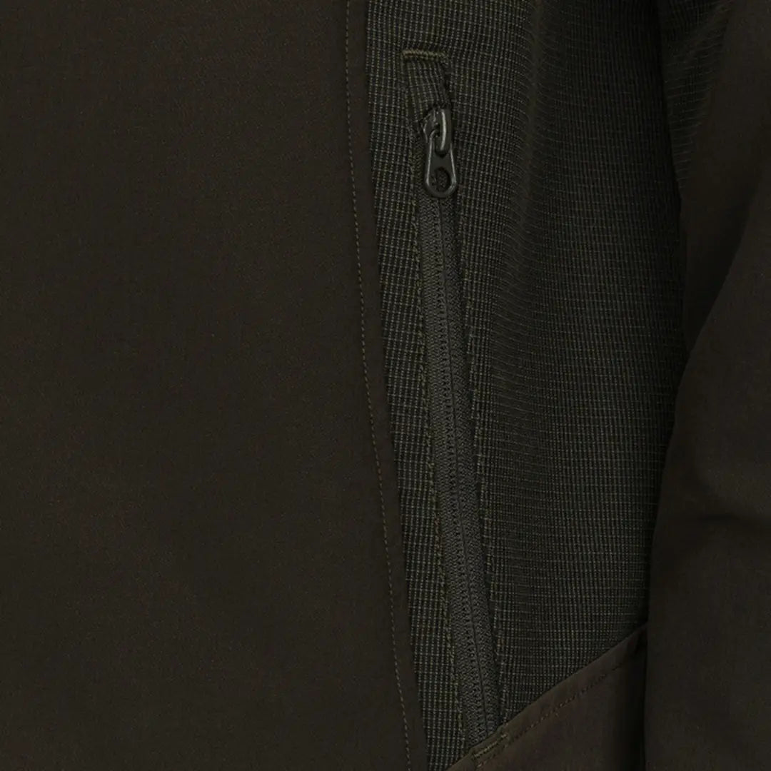 Zipper detail on the Hoggs of Fife Ardross Active Jacket for outdoor hunting adventures