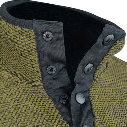 Collar of the Jack Pyke Ashdown Fleece Top in green tweed, featuring black buttons