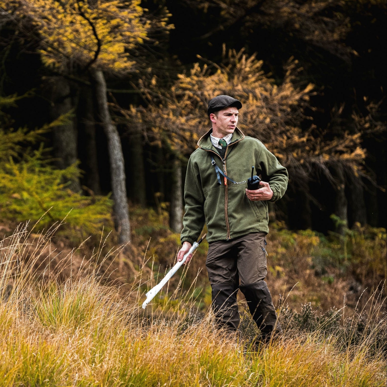 Man wearing Jack Pyke Countryman Fleece Jacket in outdoor setting for ultimate warmth