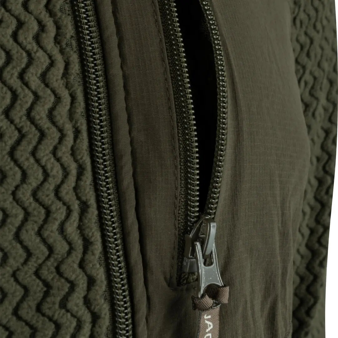 Zipper detail on Jack Pyke Lightweight Z Fleece Jacket’s textured fabric