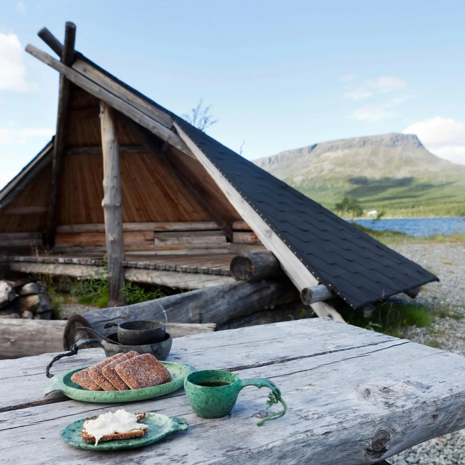 Rustic outdoor breakfast setting with Kupilka Gift Box perfect for country clothing lovers