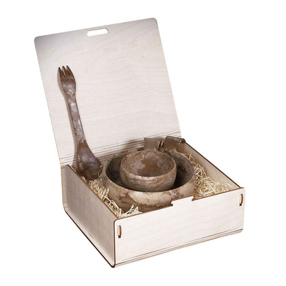 Wooden box with rustic tableware from the Kupilka Small Premium Gift Set