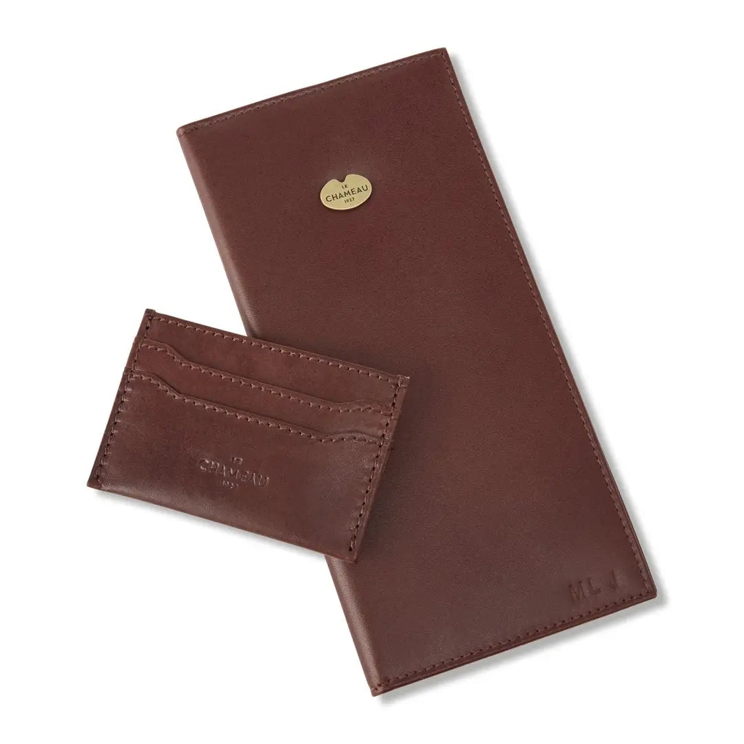 Brown leather wallet and card wallet gift set with a gold emblem from Le Chameau