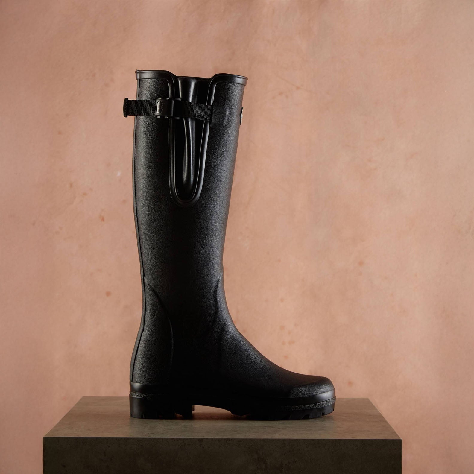 Black rubber rain boot from Chameau Women’s Vierzon Jersey Lined Wellington collection