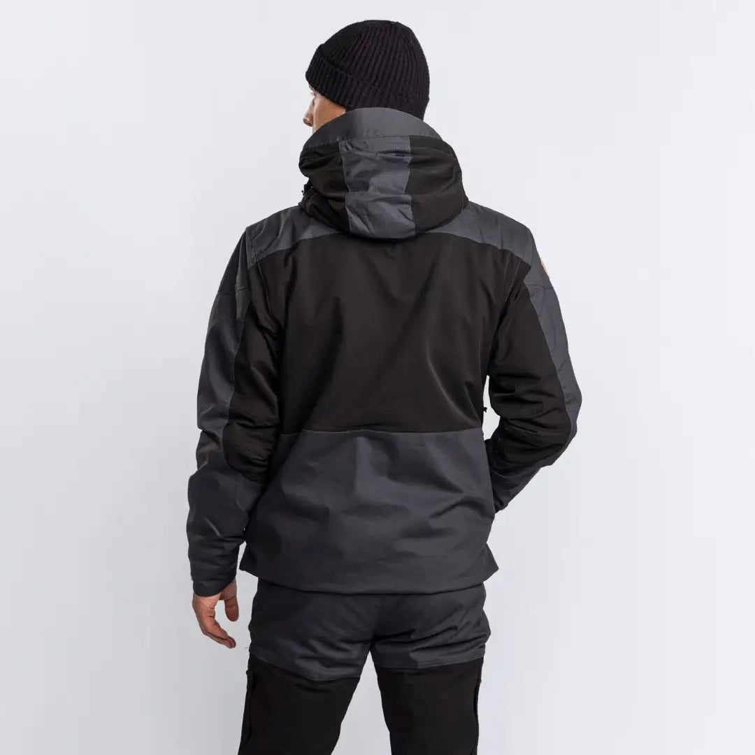 Black and gray Pinewood Finnveden Hybrid Extreme Jacket worn from behind