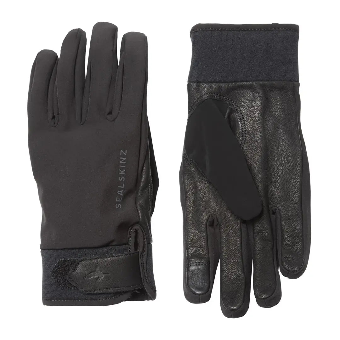 Stylish Sealskinz Kelling Gloves with leather palms, perfect for country clothing and outdoors