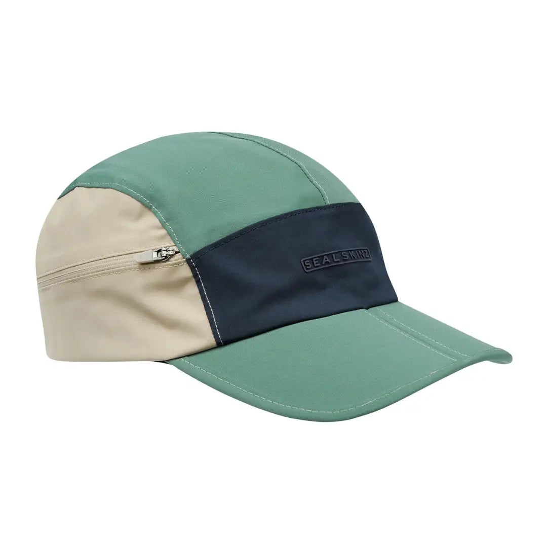 Tricolor Sealskinz Mulbarton Cap with side zip pocket and buckle clip closure