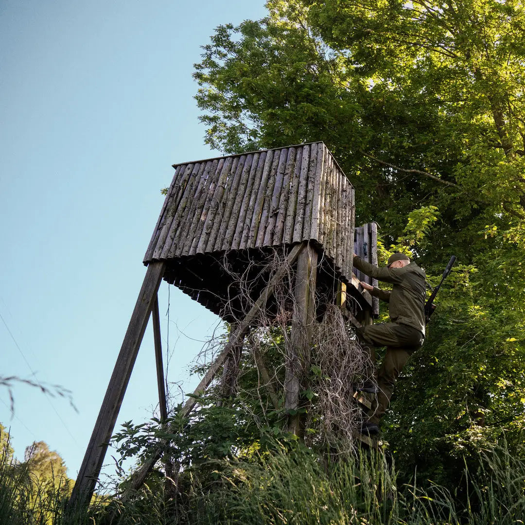 Weathered wooden hunting blind with Seeland Key-Point Active II Trousers in view